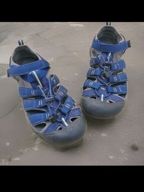 Keen Big Kids Newport H2 Sandel Water Sports Washable Blue Gray Size 6 Athletic